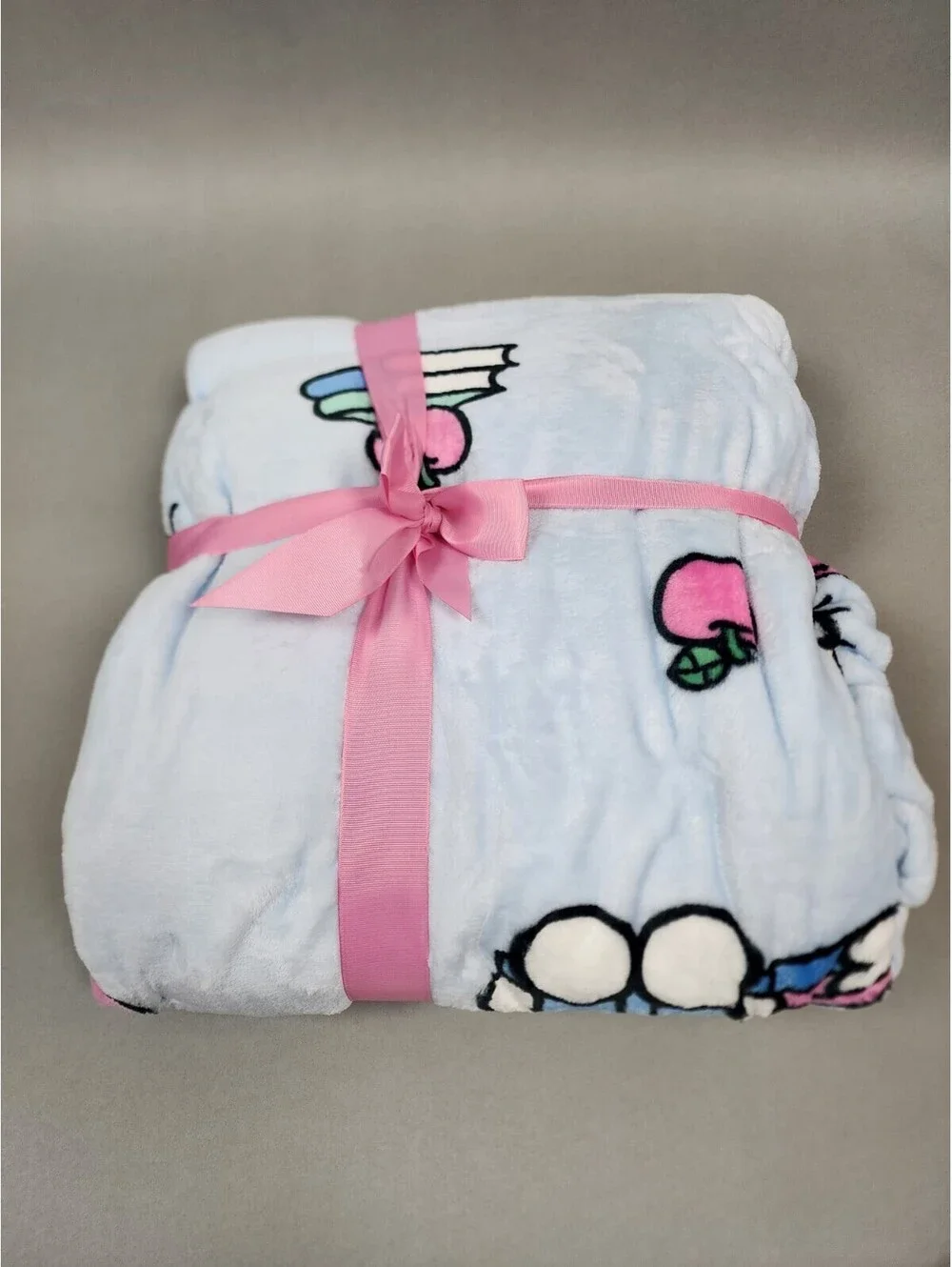 🙀HELLO KITTY FULL QUEEN APPLES AND BOOK PLUSH BLANKET W PLUSH MASCOT CLIP!